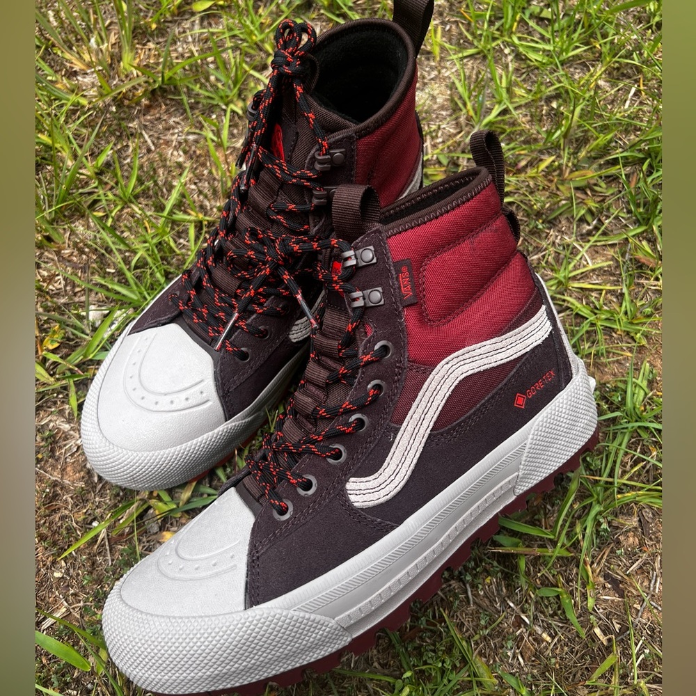 CLEAN Vans size 7.5 Mens Sk8 Hi MTE 3 GoreTex Shoes Red